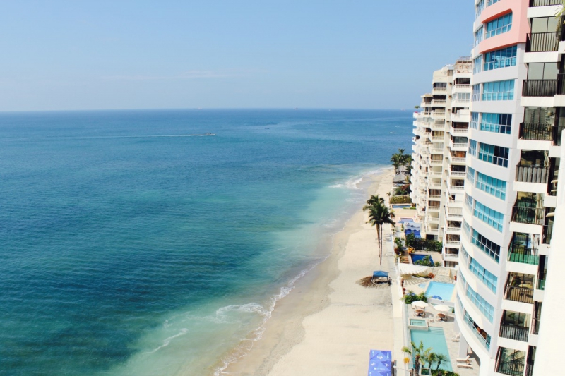 chambre-hote-GREOLIERES-min_beach_ocean_shore_hotel_palm_tree-33726